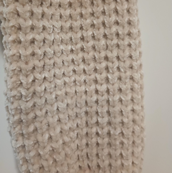 Brand new Sweater from Truth brand - Picture 2 of 3